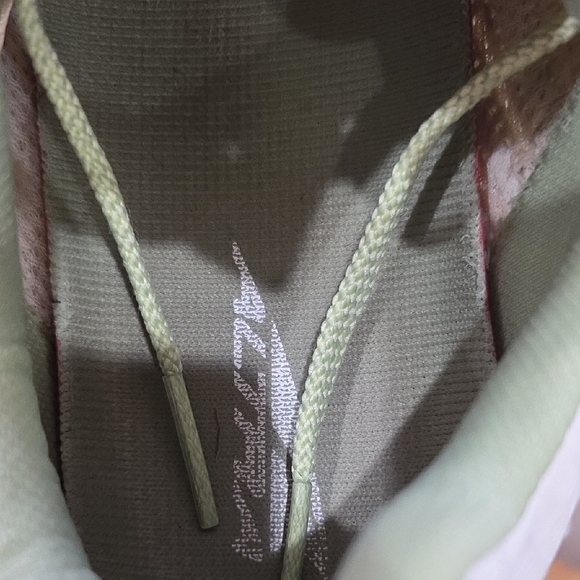 Altra Lone Peak 6 Women's Athletic Shoes in Green and Cream Size 9.5 - Picture 9 of 11